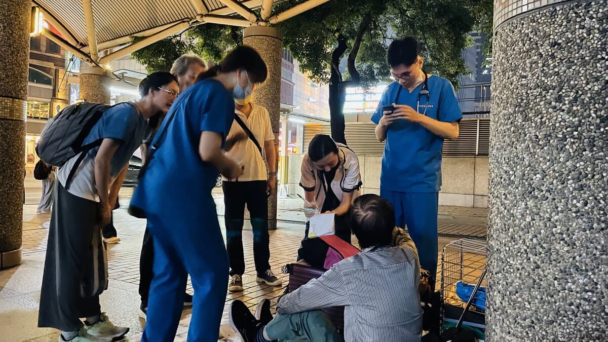 采鋐健康支持深夜的街頭家醫行動 治癒每個流浪中努力生活的傷
